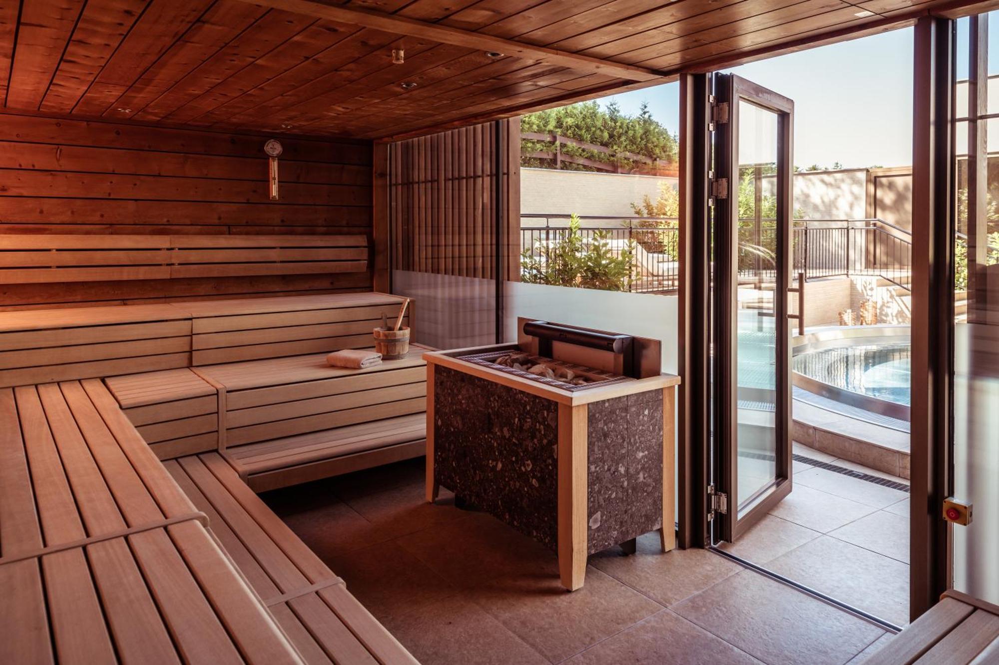 Falkensteiner Balance Resort Stegersbach - Adults Only エクステリア 写真 A Finnish sauna