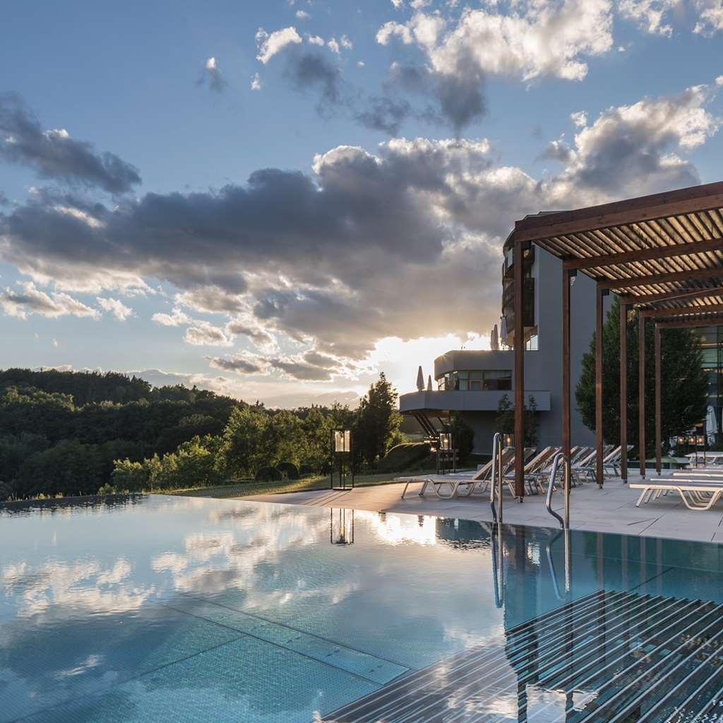 Falkensteiner Balance Resort Stegersbach - Adults Only 設備 写真 The pool at the Hotel