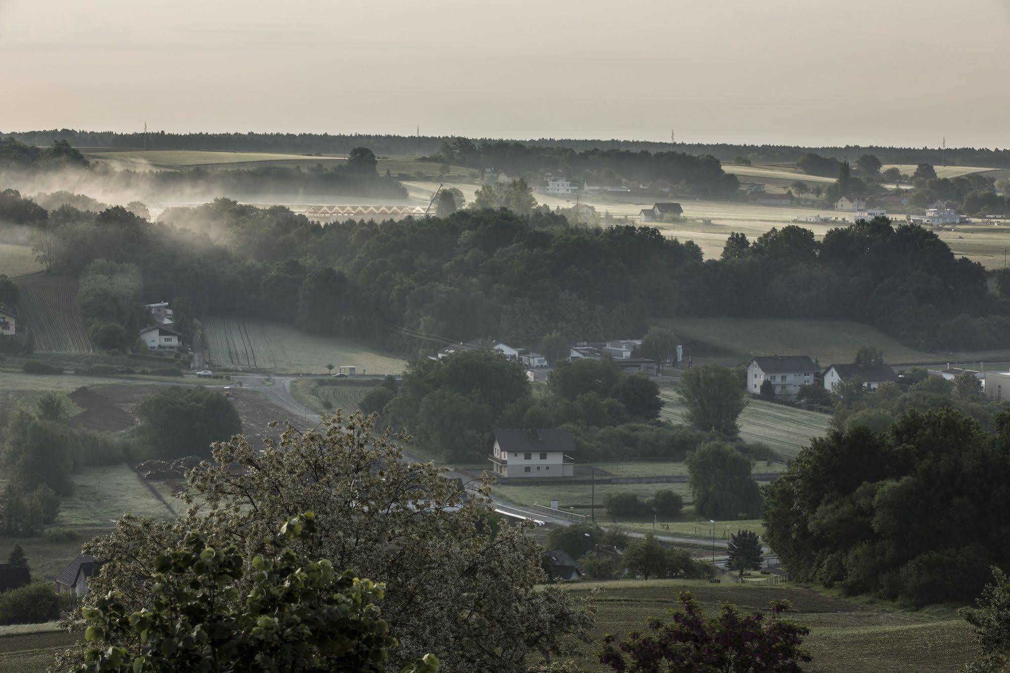 Falkensteiner Balance Resort Stegersbach - Adults Only エクステリア 写真 View of the village